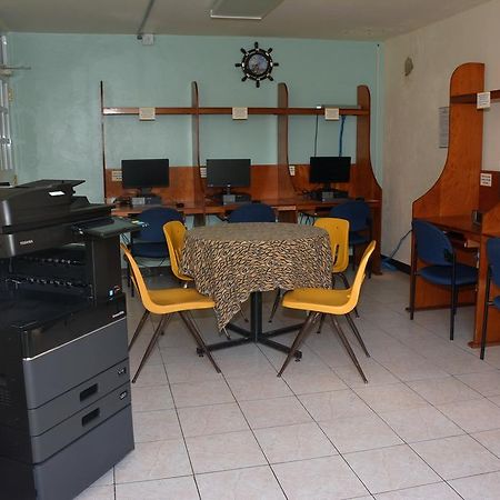Hostal Universitario Сан Херман Екстериор снимка